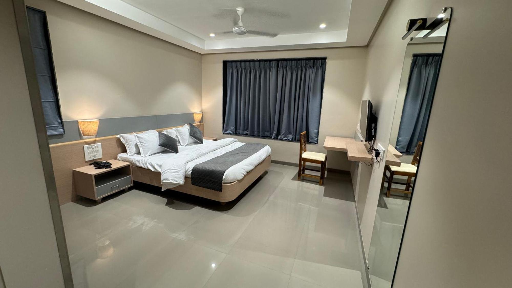 The Pavilion Park Resort Malegaon Exterior foto